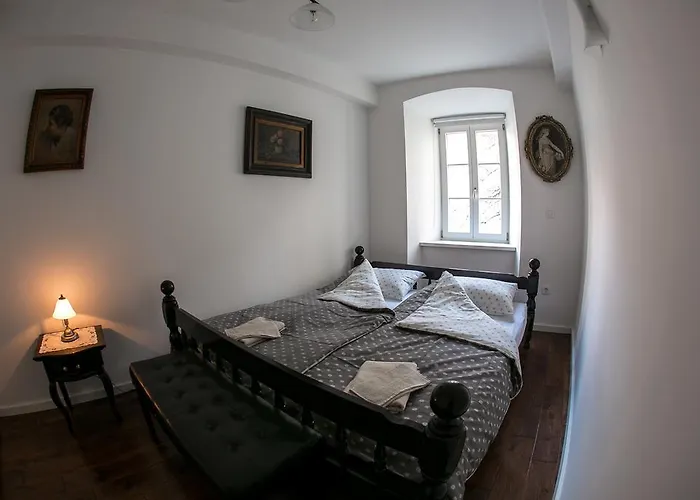 3 Bridges App דירה